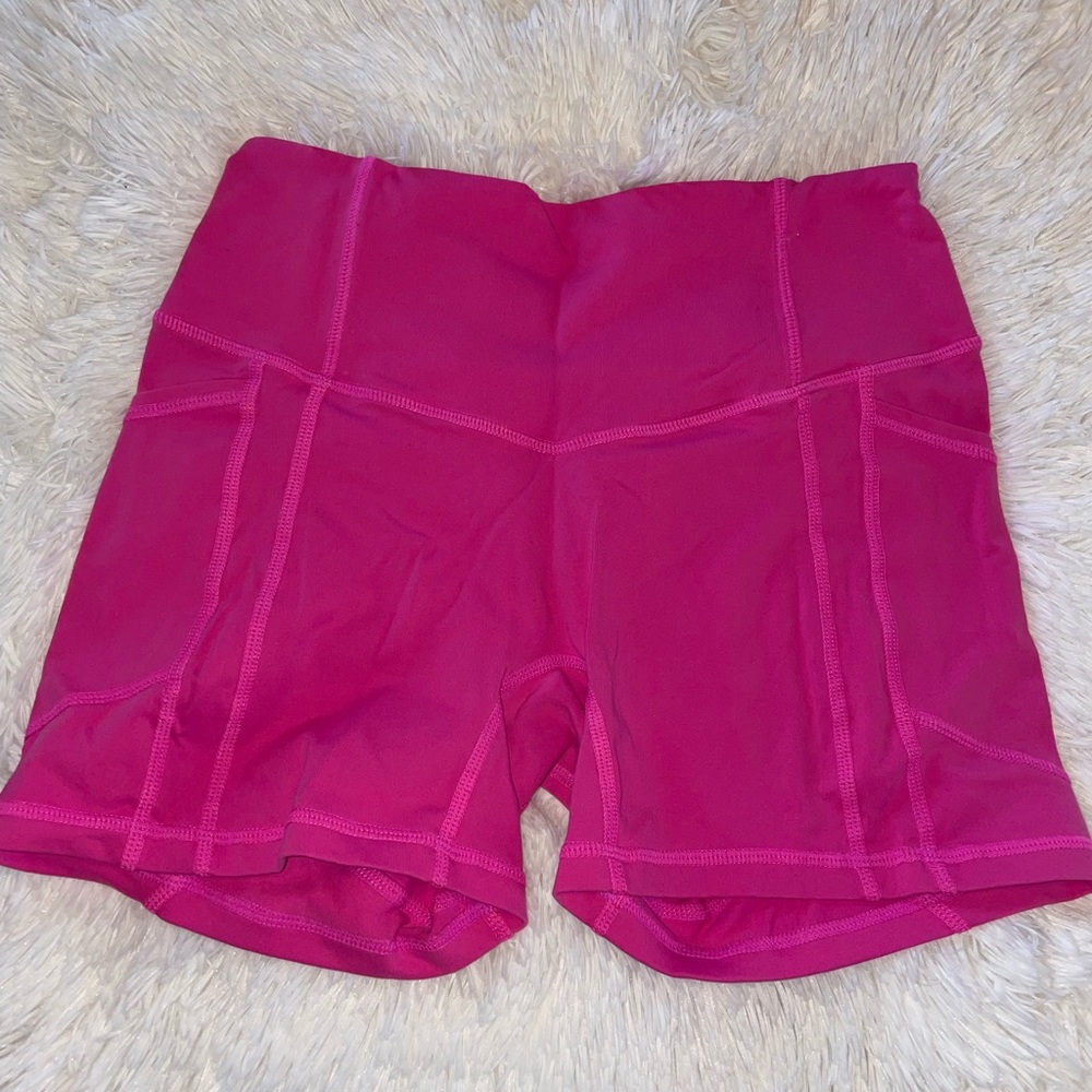 Til you Collapse heart shorts. Size medium